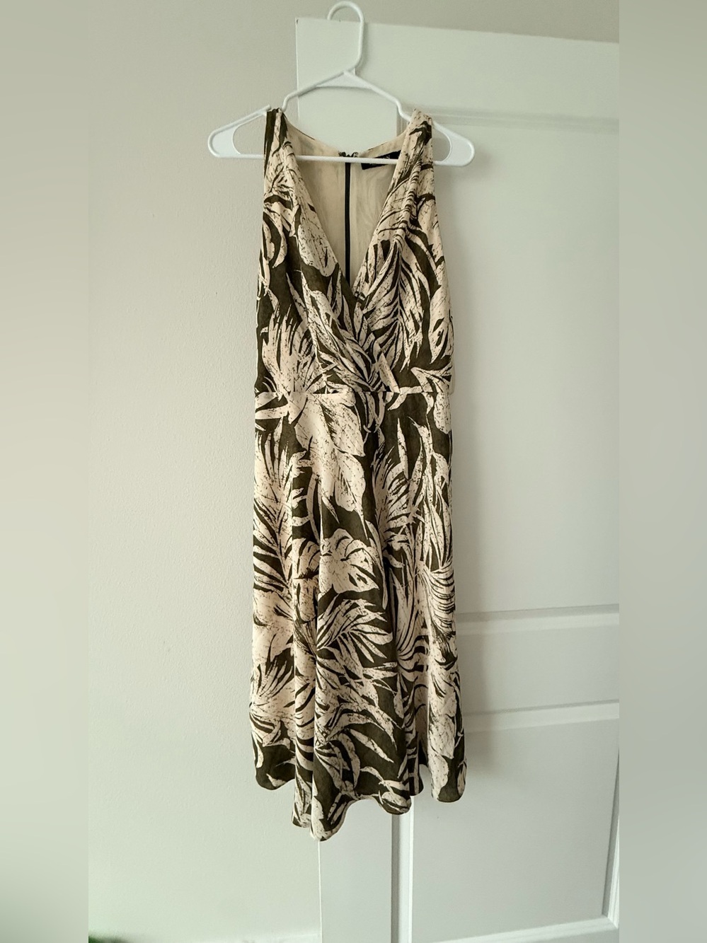 Tropical Print Sleeveless Midi Dress in Olive & Cream
